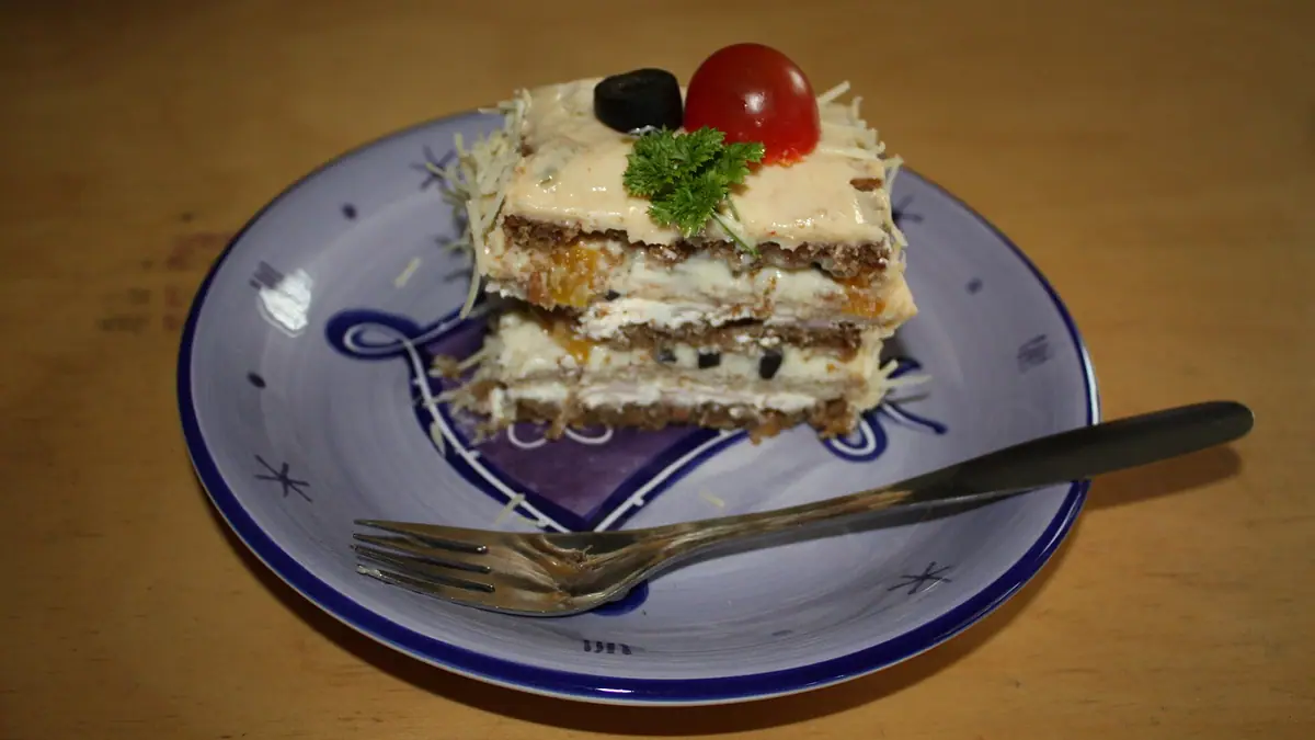 Crumbs – cake shop in Woodley town centre